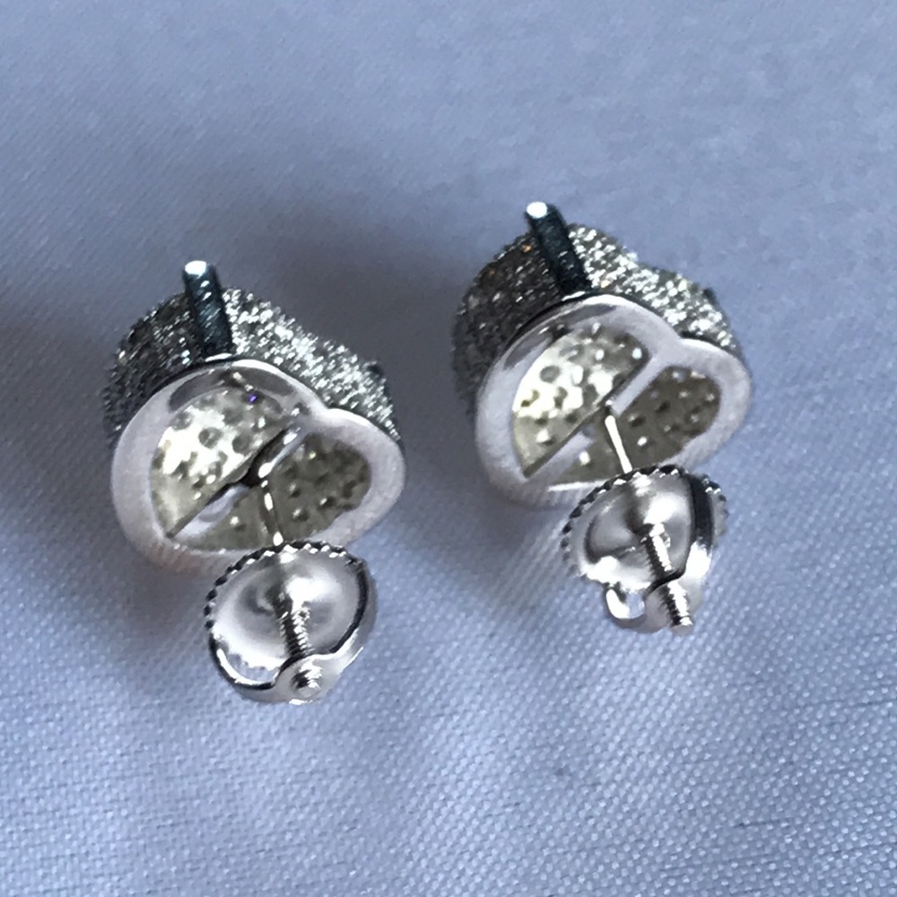 New! Heart Crystal Stud Earrings - Picture 6 of 8